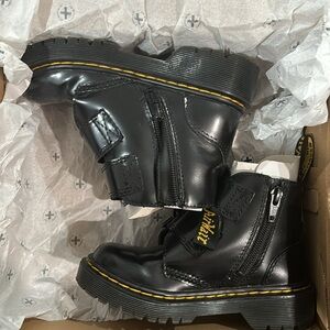 Dr Marten toddler boots for girls, size 11C. Devon Bex J black styled.
